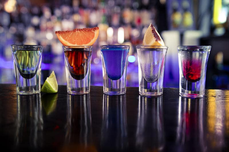 How Many Ounces In A Shot Glass? (Complete Guide)